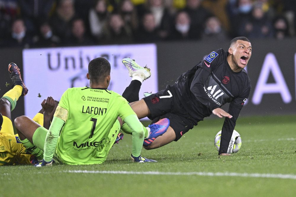 Scandal la Paris după înfrângerea cu Nantes! Oficialii lui PSG acuză arbitrajul: „A fost: 'Boom, boom, te împușc!'”_3