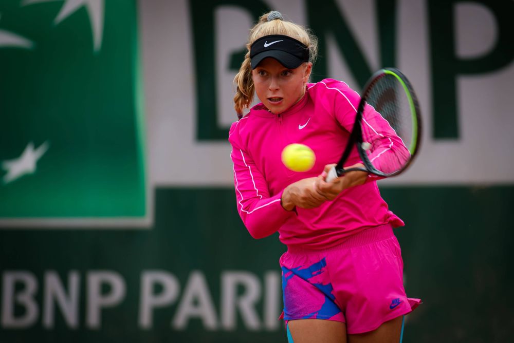 Minunile circuitului WTA: o puștoaică de 14 ani a învins-o pe Sara Errani, fosta finalistă de la Roland Garros în calificări, la Guadalajara_1