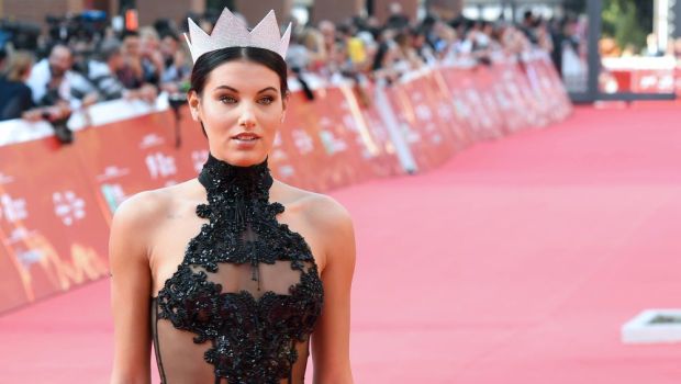 
	&quot;Megan Fox a Italiei&quot;, noua cucerire a starului de la Juventus, Dusan Vlahovic. Carolina Stramare a fost Miss Italia 2019
