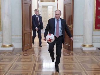 
	Cu ce echipă de fotbal ține Vladimir Putin. Un jucător din Ucraina face parte din lot
