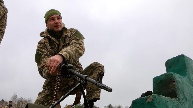 Soldatul Vitali Klitschko. Episodul care l-a oțelit la 18 ani pe omul care apără Ucraina cu arma în mână _3