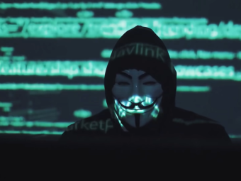 
	Hackerii Anonymous au lovit din nou! Imaginile apărute pe toate televizoarele din Rusia după ce au declarat război cibernetic&nbsp;
