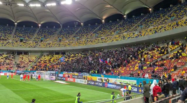 Galeria lui FCSB, mesaj împotriva lui Vladimir Putin la meciul cu Farul. Bannerele afișate_3