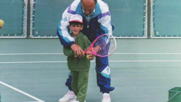 
	Împrumuturi de la cămătari și aurul familiei, vândut: sacrificiile făcute de părinții lui Novak Djokovic în timpul Războaielor Iugoslave

