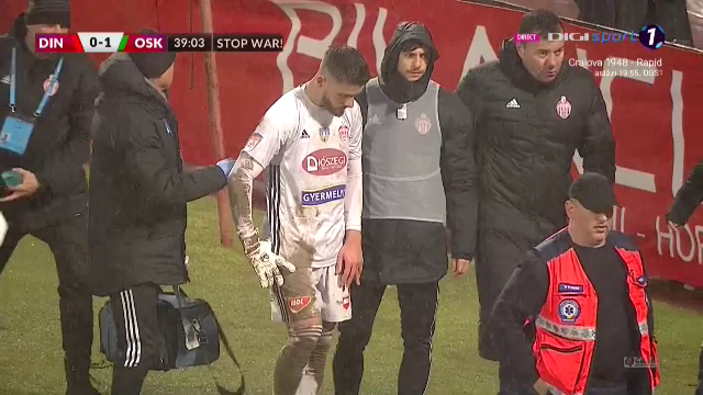 Accidentare horror în Ștefan cel Mare! Niczuly și-a rupt degetul în timpul meciului cu Dinamo și a fost preluat de medici de urgență _9