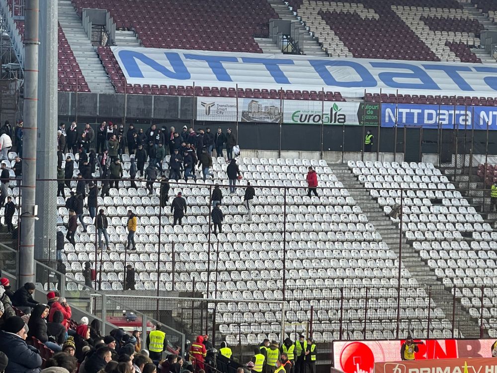 Protest spontan al suporterilor dinamoviști! Fanii „câinilor” au părăsit stadionul în minutul 35_3