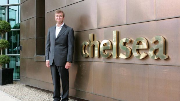 
	Chelsea se vinde, până la urmă! Guvernul din Marea Britanie s-a răzgândit și îi permite lui Abramovich să renunțe la club
