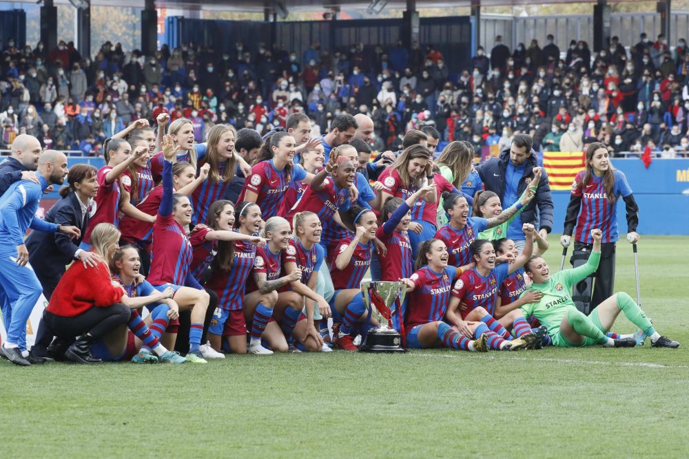 Joacă Barcelona de zici că e...Barcelona! :) Al treilea titlu consecutiv pentru echipa de fotbal feminin după victoria distrugătoare cu Real Madrid _11