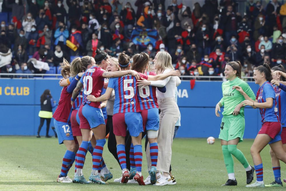 Joacă Barcelona de zici că e...Barcelona! :) Al treilea titlu consecutiv pentru echipa de fotbal feminin după victoria distrugătoare cu Real Madrid _3
