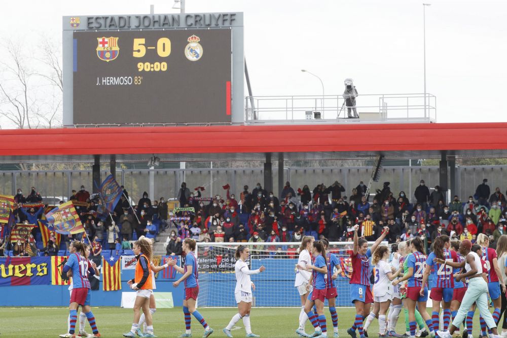 Joacă Barcelona de zici că e...Barcelona! :) Al treilea titlu consecutiv pentru echipa de fotbal feminin după victoria distrugătoare cu Real Madrid _4