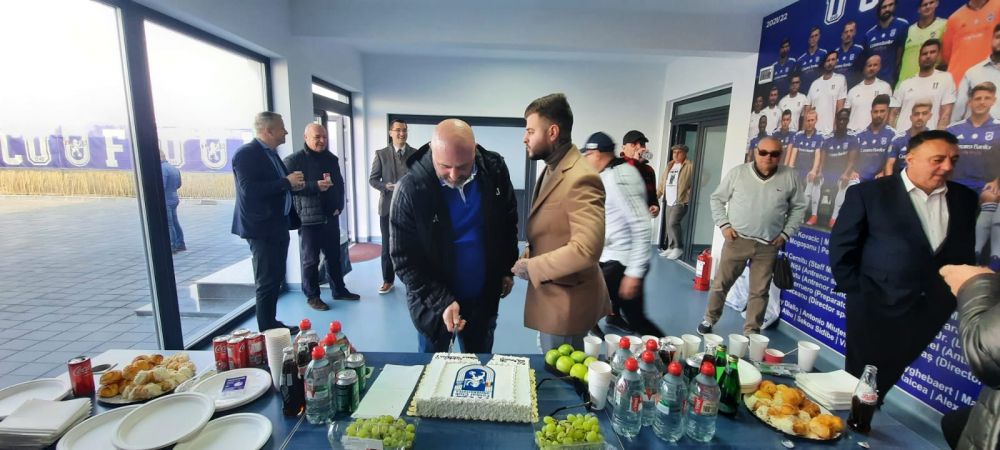 Mititelu jr i-a primit pe Burleanu și Stoichiță cu tort și șampanie în baza de antrenament a celor de la FCU_4