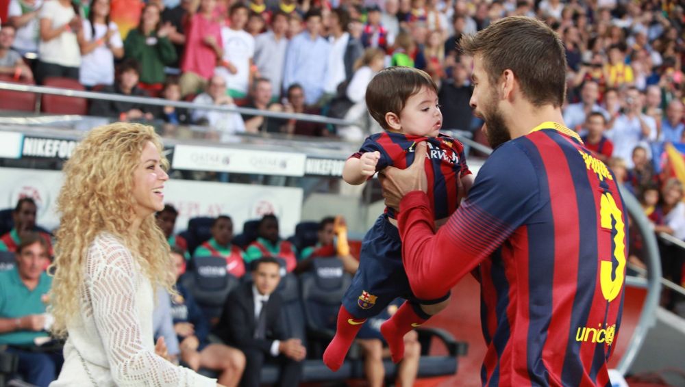 Shakira și Justin Bieber, pe tricourile Barcelonei! Cum poate arăta echipamentul catalanilor în sezonul viitor_4