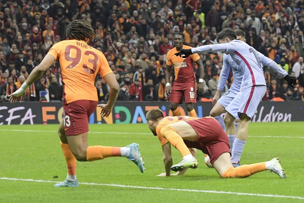 Pedri s-a distrat cu defensiva lui Galatasaray! Golul cu care puștiul-minune al Barcelonei i-a redus la tăcere pe turci_4