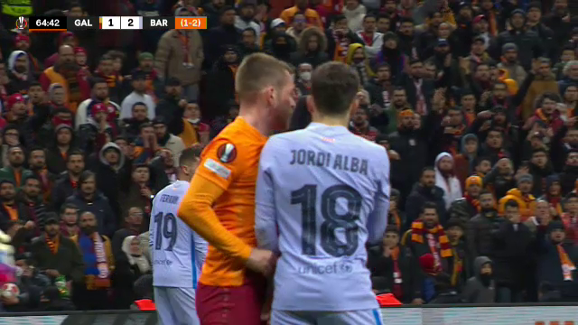 Cicâldău, schimb de replici cu Jordi Alba! Românul a fost scos din sărite de un gest al fundașului Barcelonei_4