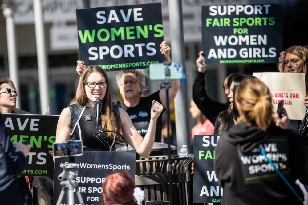 Proteste ale organizațiilor feministe, după victoria înotătoarei transgender la Campionatele Universitare din SUA_3