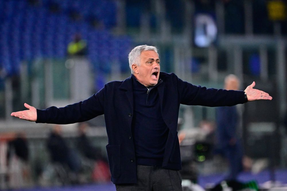 Mourhino începe războiul declarațiilor înainte de ”Derby della Capitale”: ”Cei de la Lazio stau acasă și fumează o țigară cu Sarri”_1
