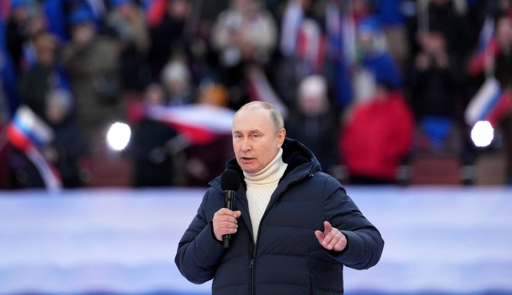 Putin, apariție de mii de dolari la un concert dedicat anexării Crimeei! Rușii au anunțat cât a costat ținuta președintelui + Discursul, întrerupt de televiziunea rusă _12