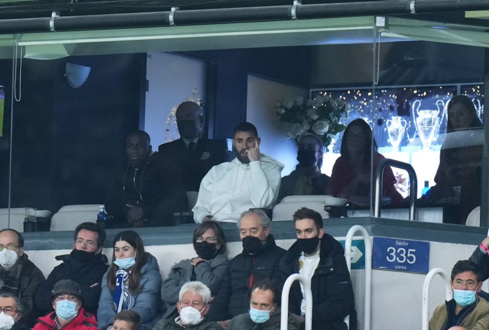 Incapabil să-și ajute echipa, Karim Benzema a suferit în tribune la El Clasico. Imaginile neputiinței cu starul francez_1