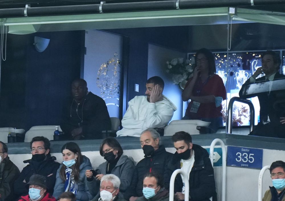 Incapabil să-și ajute echipa, Karim Benzema a suferit în tribune la El Clasico. Imaginile neputiinței cu starul francez_3