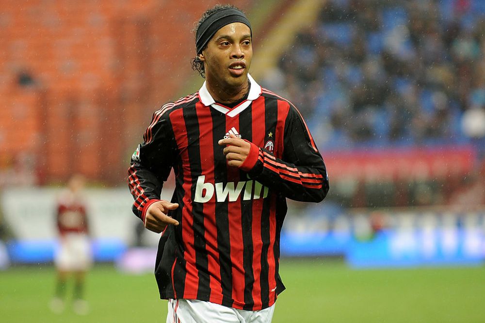Idolul unei generații! Ronaldinho împlinește 42 de ani. Poveste memorabilă cu ”dințosul”_17