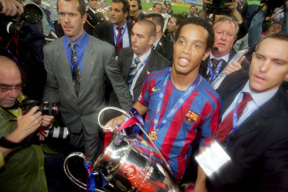 Idolul unei generații! Ronaldinho împlinește 42 de ani. Poveste memorabilă cu ”dințosul”_19