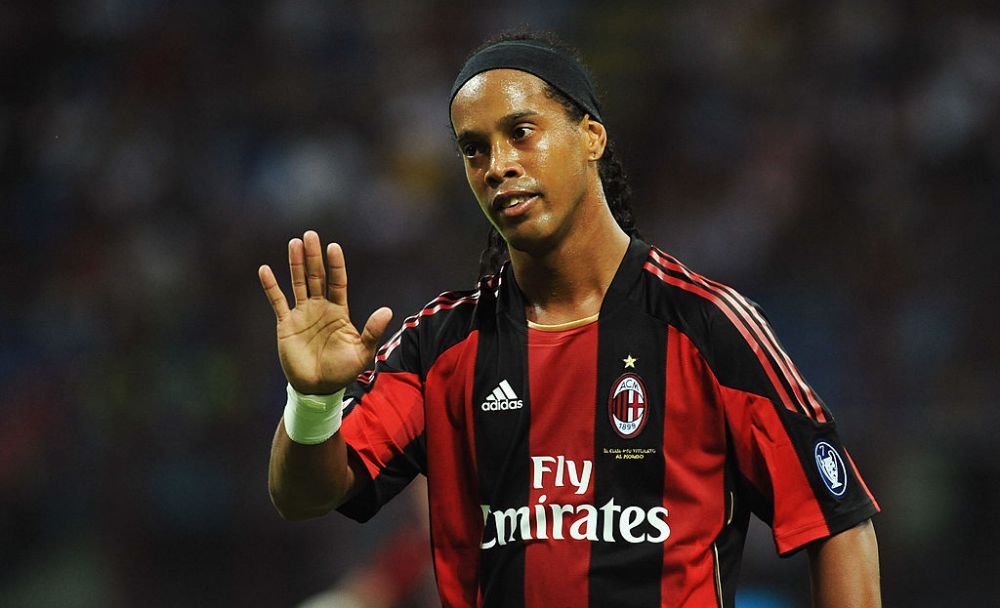Idolul unei generații! Ronaldinho împlinește 42 de ani. Poveste memorabilă cu ”dințosul”_4