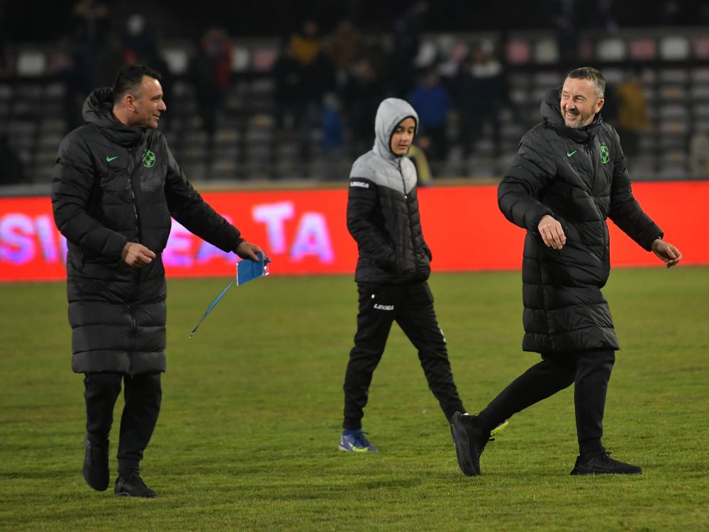 MM Stoica a explicat de ce a sărbătorit cu o găleată în cap după victoria cu emoții obținută în fața lui FC Argeș_5