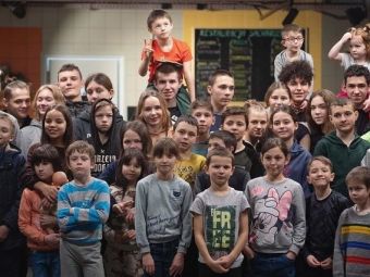 
	Fanii unui club scoțian au salvat 54 de orfani din Ucraina. Copiii au cerut imediat să viziteze un loc celebru
