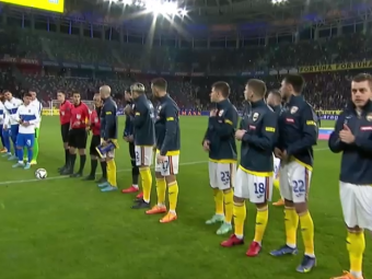 
	Ce au scandat suporterii României, imediat după imn, la meciul cu Grecia
