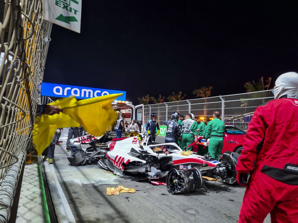 Accident horror pentru Mick Schumacher în calificările Marelui Premiu al Arabiei Saudite! Mașina i-a fost distrusă! Care e starea pilotului _11