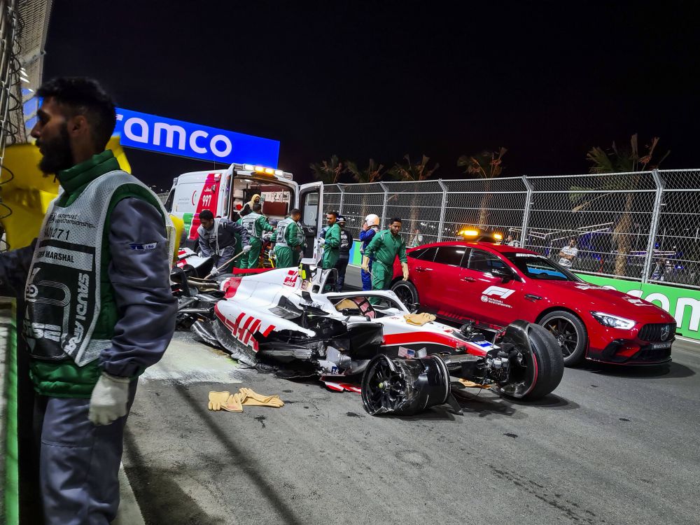 Accident horror pentru Mick Schumacher în calificările Marelui Premiu al Arabiei Saudite! Mașina i-a fost distrusă! Care e starea pilotului _12