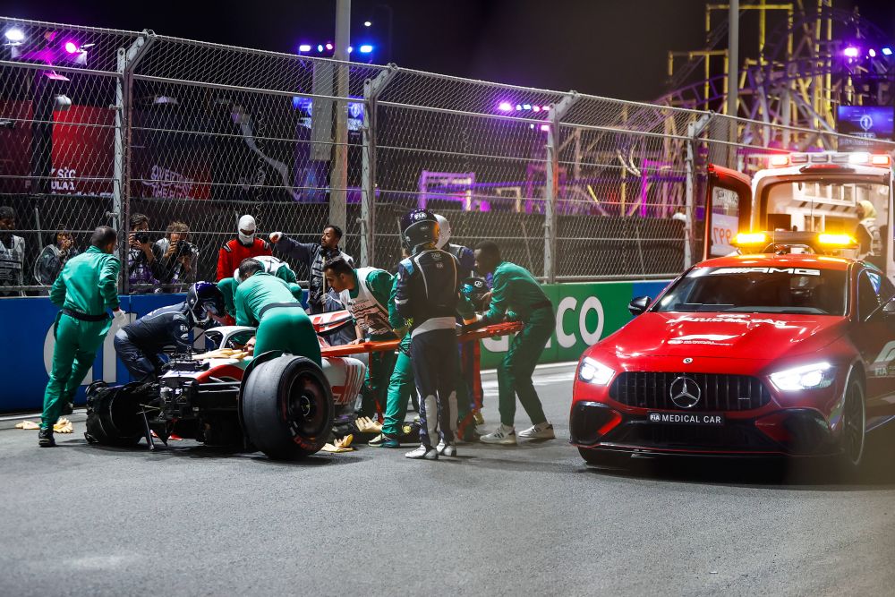Accident horror pentru Mick Schumacher în calificările Marelui Premiu al Arabiei Saudite! Mașina i-a fost distrusă! Care e starea pilotului _13