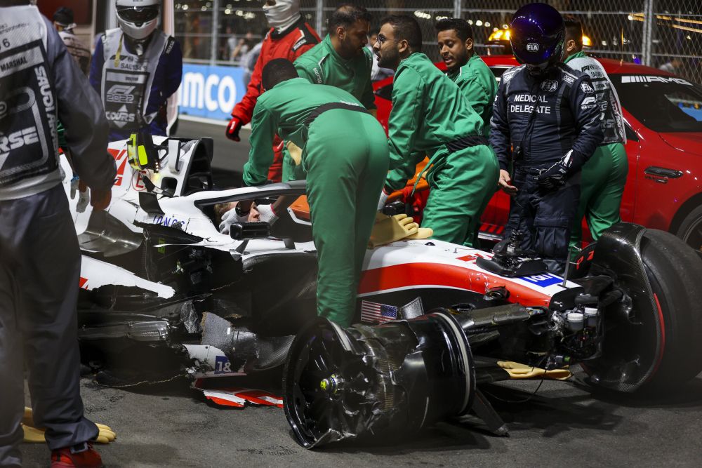 Accident horror pentru Mick Schumacher în calificările Marelui Premiu al Arabiei Saudite! Mașina i-a fost distrusă! Care e starea pilotului _16