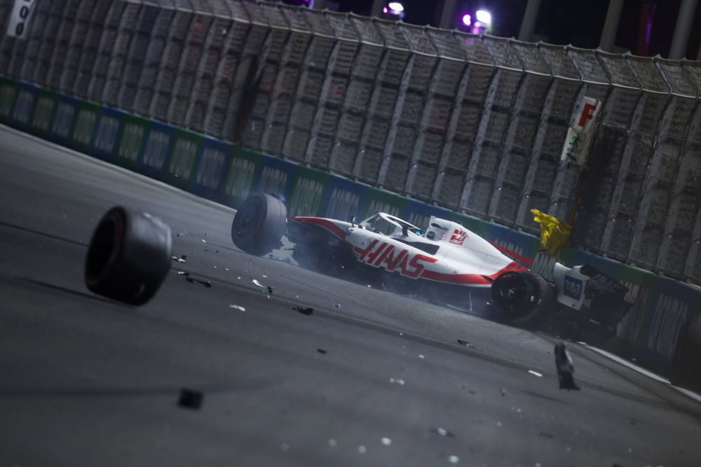 Accident horror pentru Mick Schumacher în calificările Marelui Premiu al Arabiei Saudite! Mașina i-a fost distrusă! Care e starea pilotului _5