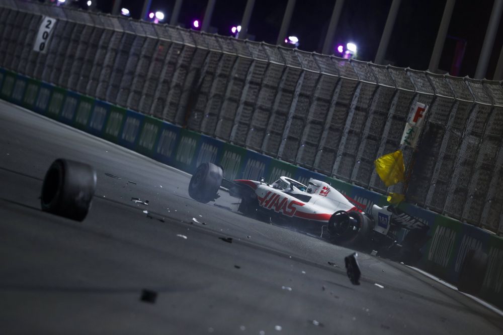 Accident horror pentru Mick Schumacher în calificările Marelui Premiu al Arabiei Saudite! Mașina i-a fost distrusă! Care e starea pilotului _6