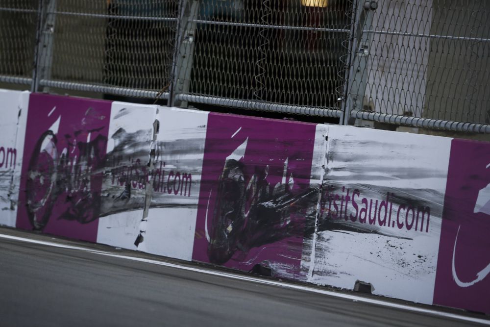 Accident horror pentru Mick Schumacher în calificările Marelui Premiu al Arabiei Saudite! Mașina i-a fost distrusă! Care e starea pilotului _9
