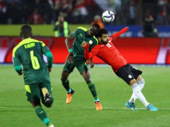 
	Laser, frate! Salah și coechipierii, orbiți de luminile din tribune, au ratat penalty după penalty și au pierdut calificarea la Mondial
