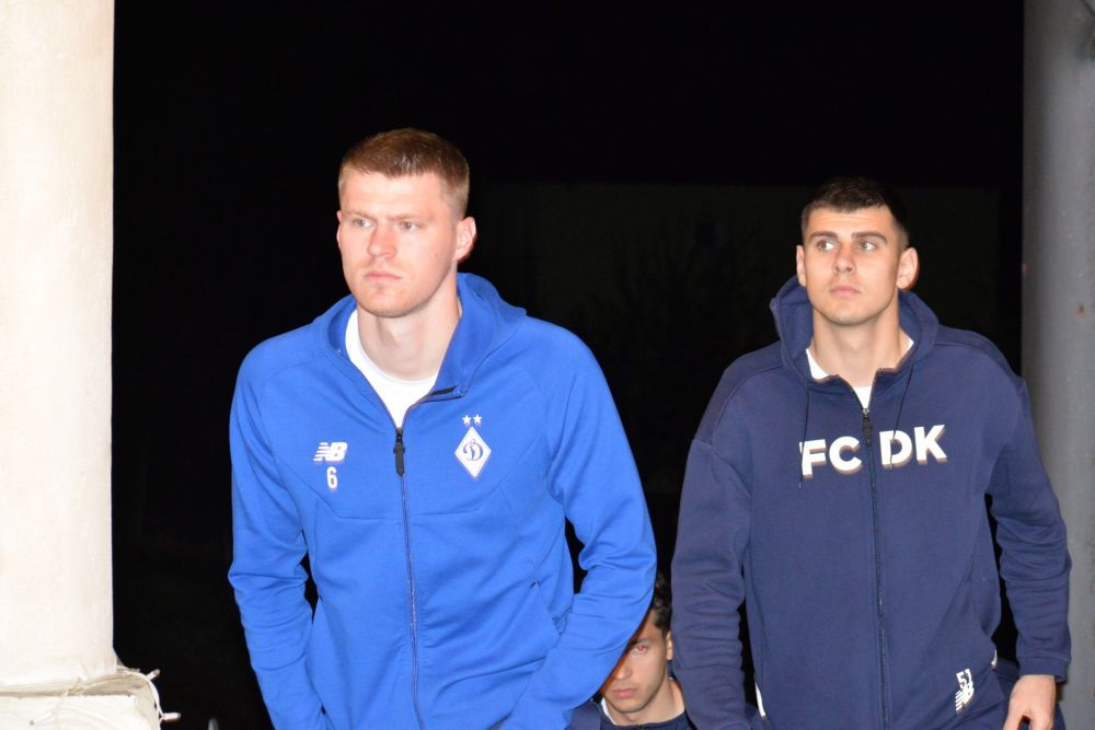 Imagini emoționante cu jucătorii de la Dynamo Kyiv la sosirea în România. Au fost așteptați de familii și iubite_8