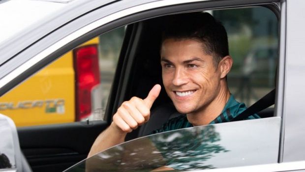 
	Cristiano Ronaldo va primi mașina dorită după 2 ani de așteptare! Cum arată bolidul pe care superstarul a plătit 8 milioane de euro&nbsp;
