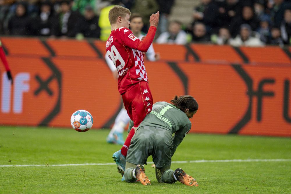 S-a pus 'zid' în fața lui Mbappe la Euro 2020, iar acum a făcut show în Bundesliga! Sommer, intervenția sezonului în Germania _7