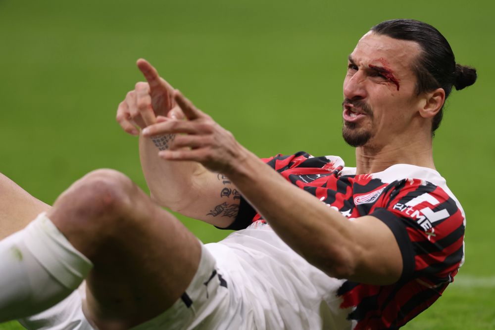 Zlatan Ibrahimovic, plin de sânge! Până să primească îngrijiri medicale, a avut ceva de împărțit de arbitrul_2
