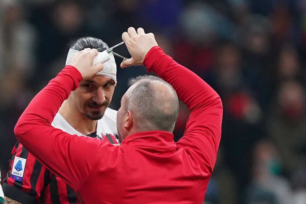 Zlatan Ibrahimovic, plin de sânge! Până să primească îngrijiri medicale, a avut ceva de împărțit de arbitrul_7