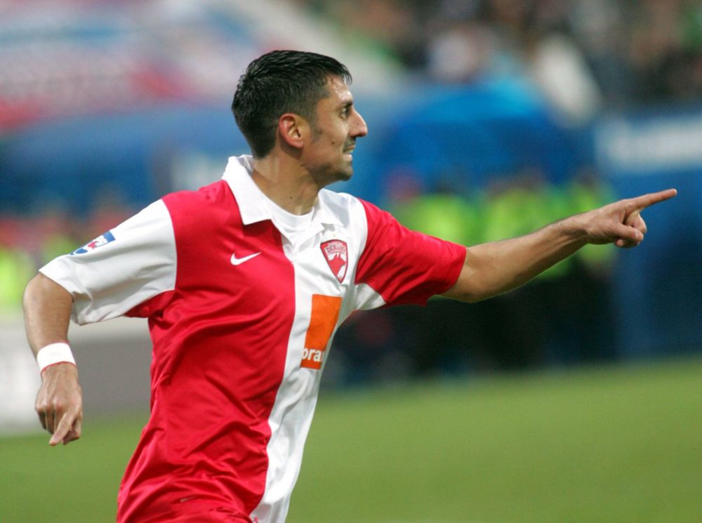 Dănciulescu s-a îmbrăcat la costum și se pregătește să sărbătorească salvarea lui Dinamo_3