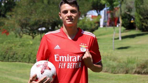 
	Un fotbalist român, aproape de prima echipă de la Benfica: &quot;Probabil va juca anul viitor&quot;
