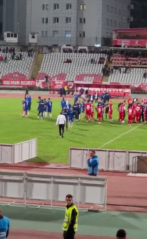 Dinamo - FCU Craiova 1-2 | S-au încins spiritele în ”Ștefan cel Mare”! Jucătorii s-au încăierat chiar pe teren_2
