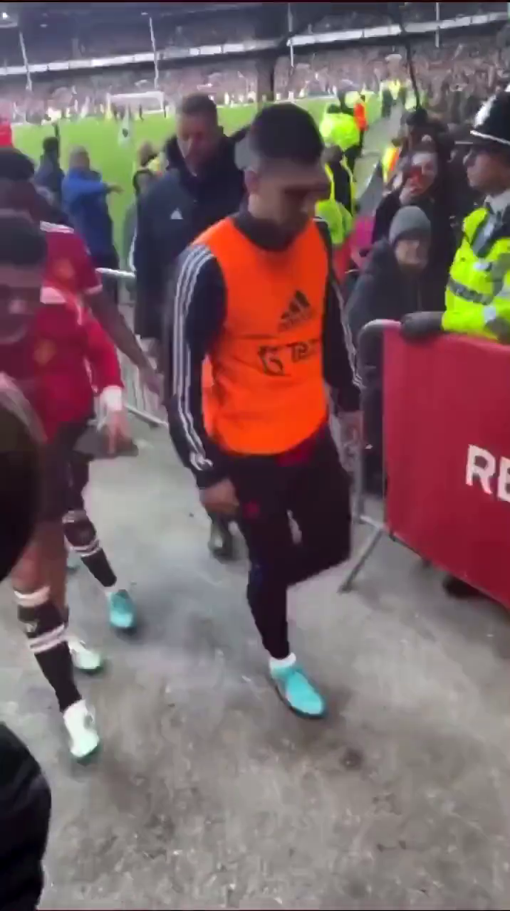 Manchester United reacționează după ce Cristiano Ronaldo a fost acuzat că i-a spart telefonul unui fan. Anunțul clubului_5