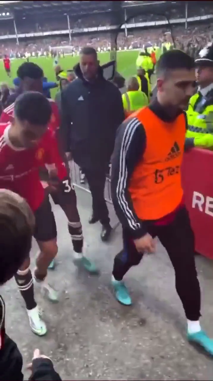 Ce a decis copilul invitat de Cristiano Ronaldo la meci, după ce portughezul l-a lovit și i-a spart telefonul_6