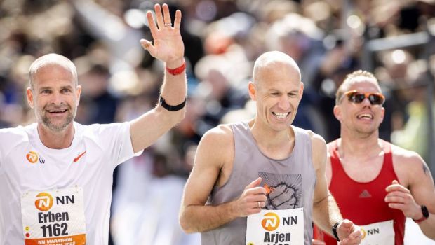 
	În formă și la 38 de ani! Robben a alergat 42 de kilometri la un maraton în Rotterdam! Ce timp a scos
