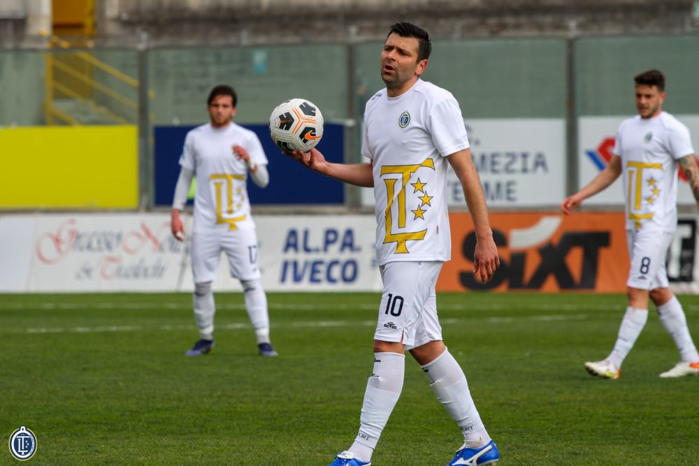 Rusescu a ajuns o umbră! Numărul jenant de goluri pe care fostul atacant al lui FCSB le-a înscris în Serie D_2
