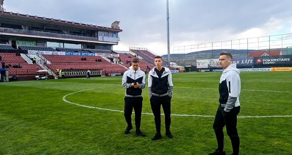 CFR Cluj - FCSB: Primire spectaculoasă pentru jucătorii lui Toni Petrea pe stadionul din Gruia. Primele imagini de la sosire_5